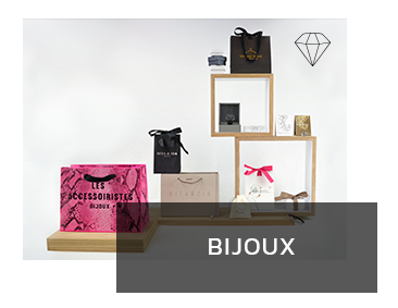 Packaging Paris assure la conception sur mesure de vos sacs, pochettes, boîtes à bijoux, emballages personnalisés, aux couleurs de votre bijouterie.
